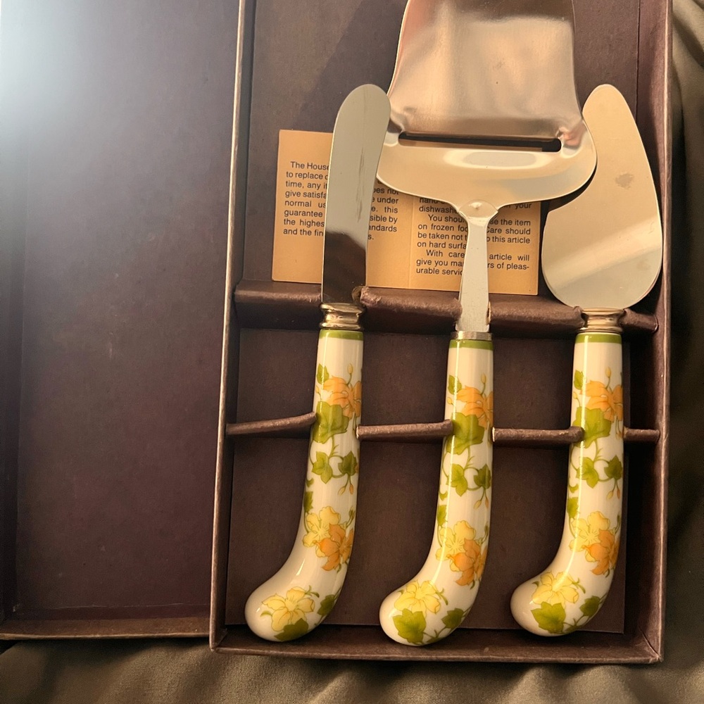 Prill Sheffield Stainless Steel Cheese Slicer & Knife Set